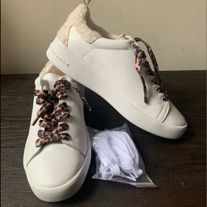 NEW VINTAGE HAVANA
Meadow Leather & Faux Fur-Trim Sneakers